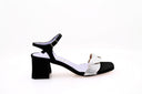 sandales Albano noires à talon carré avec bride élégante
chaussures Albano noires avec détail argenté sur la bride avant
vue latérale des sandales Albano à talon carré de 6 cm
sandales Albano en textile noir avec semelle en cuir et doublure mixte