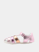 Sandales fermées enfant à velcro - Rose métallisé